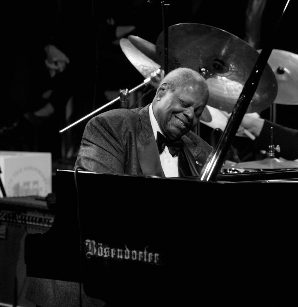 jazz-legend-oscar-peterson